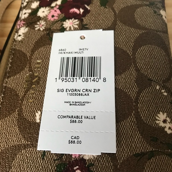 Coach wristlet🎈🎈 - Picture 4 of 5